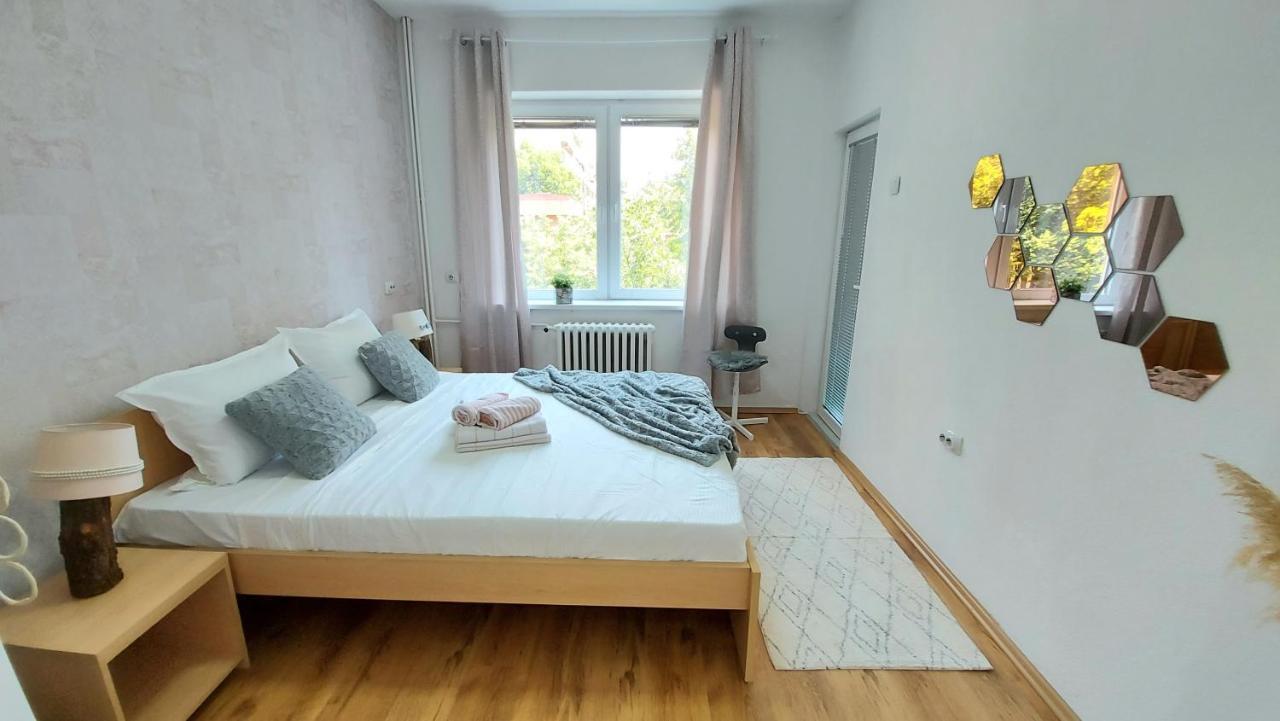 Inner City Two Bedroom Apartment Skopje Exterior photo